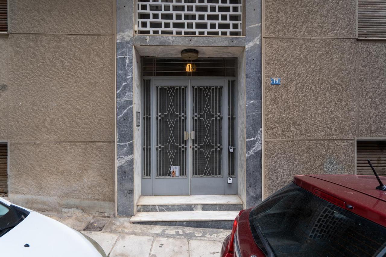 Apartament Athens Hideout Apt, Big Rooftop With City View Zewnętrze zdjęcie