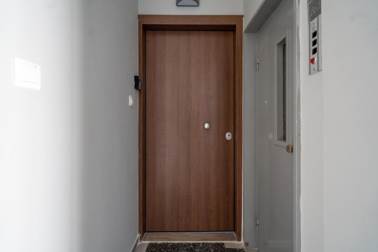 Apartament Athens Hideout Apt, Big Rooftop With City View Zewnętrze zdjęcie